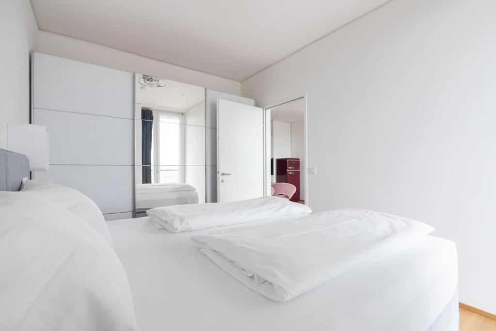 Hoch Hinaus, Neu Und Stilvoll Mit Pool Am Dach Apartment Vienna Exterior photo
